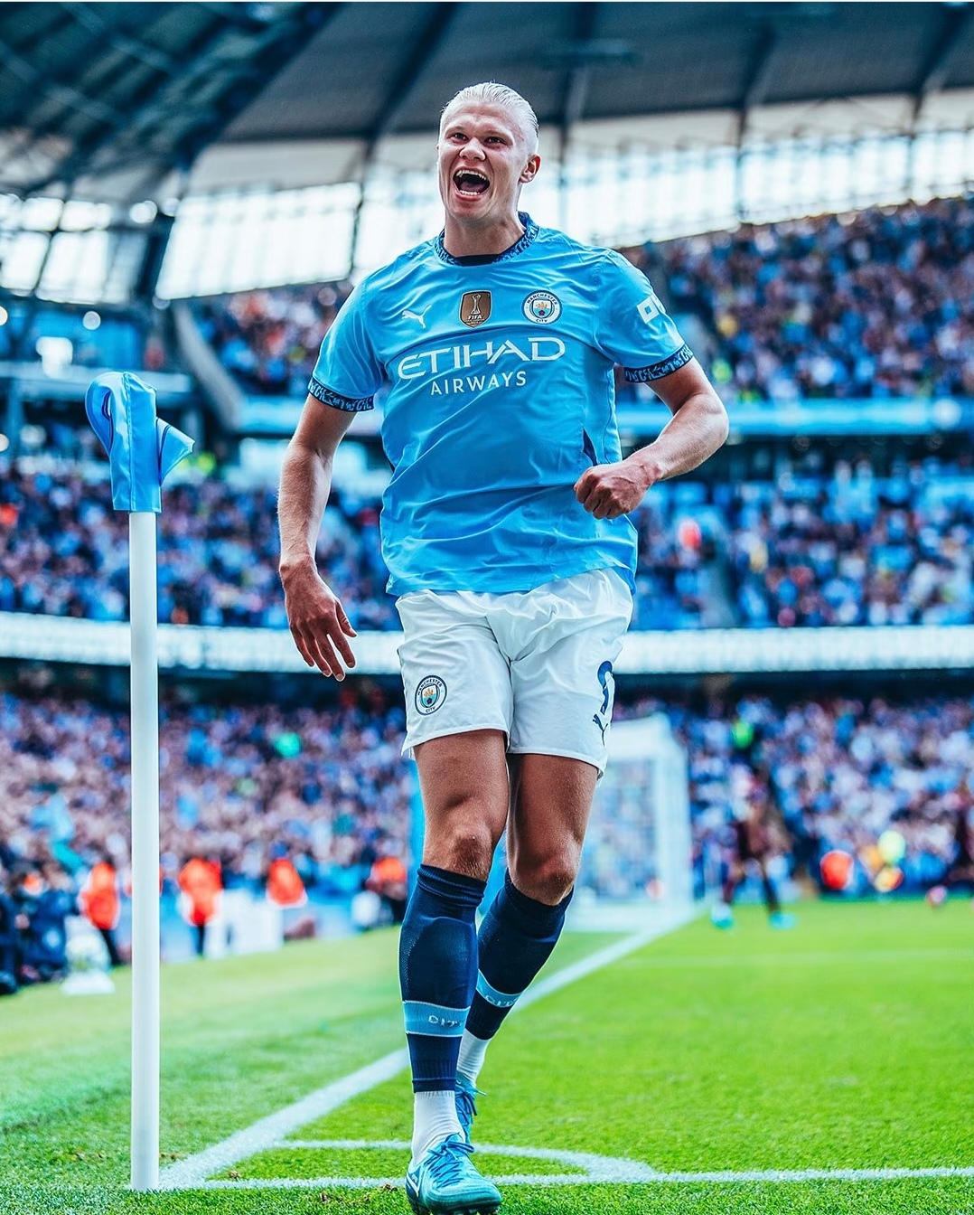 曼城继续在英格兰足球赛场上表现出色(英国曼城足球)