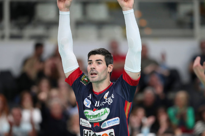 九州娱乐-意甲球队签下知名外援，提升整体实力的简单介绍